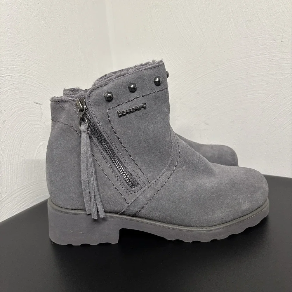 BEARPAW Women's‎ Caroline Suede Ankle Boot Side Zip Gray Faux Fur Size 7 Studded